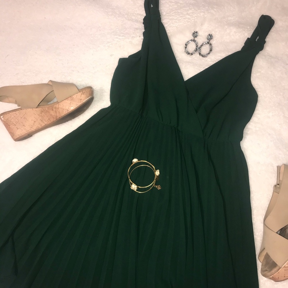 👗Emerald Green Forever 21 dress👗